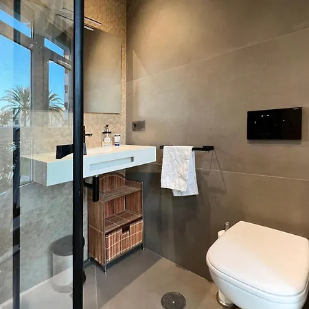 Cozy Modern With Pool In Nerja