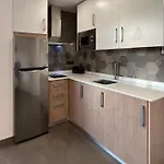 Apartment Cozy Modern With Pool In