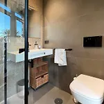 Cozy Modern With Pool In Nerja