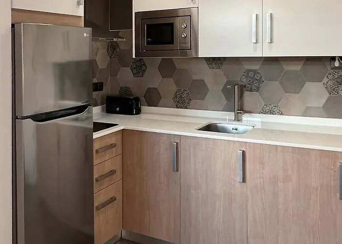 Апартаменты Cozy Modern With Pool In